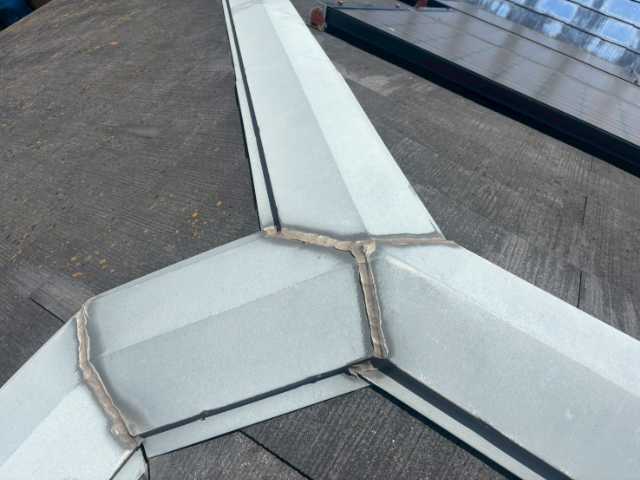 棟板金の交点部